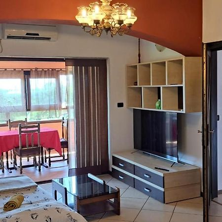 Apartment Rojnic Galižana Buitenkant foto