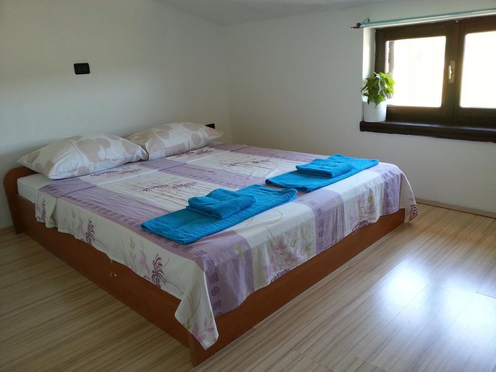 Apartment Rojnic Galižana Buitenkant foto