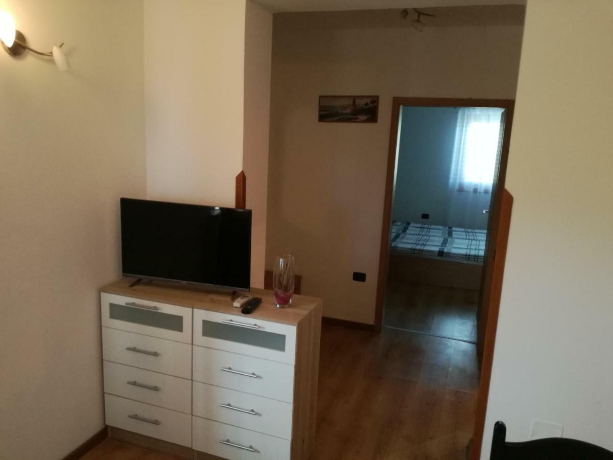 Apartment Rojnic Galižana Buitenkant foto